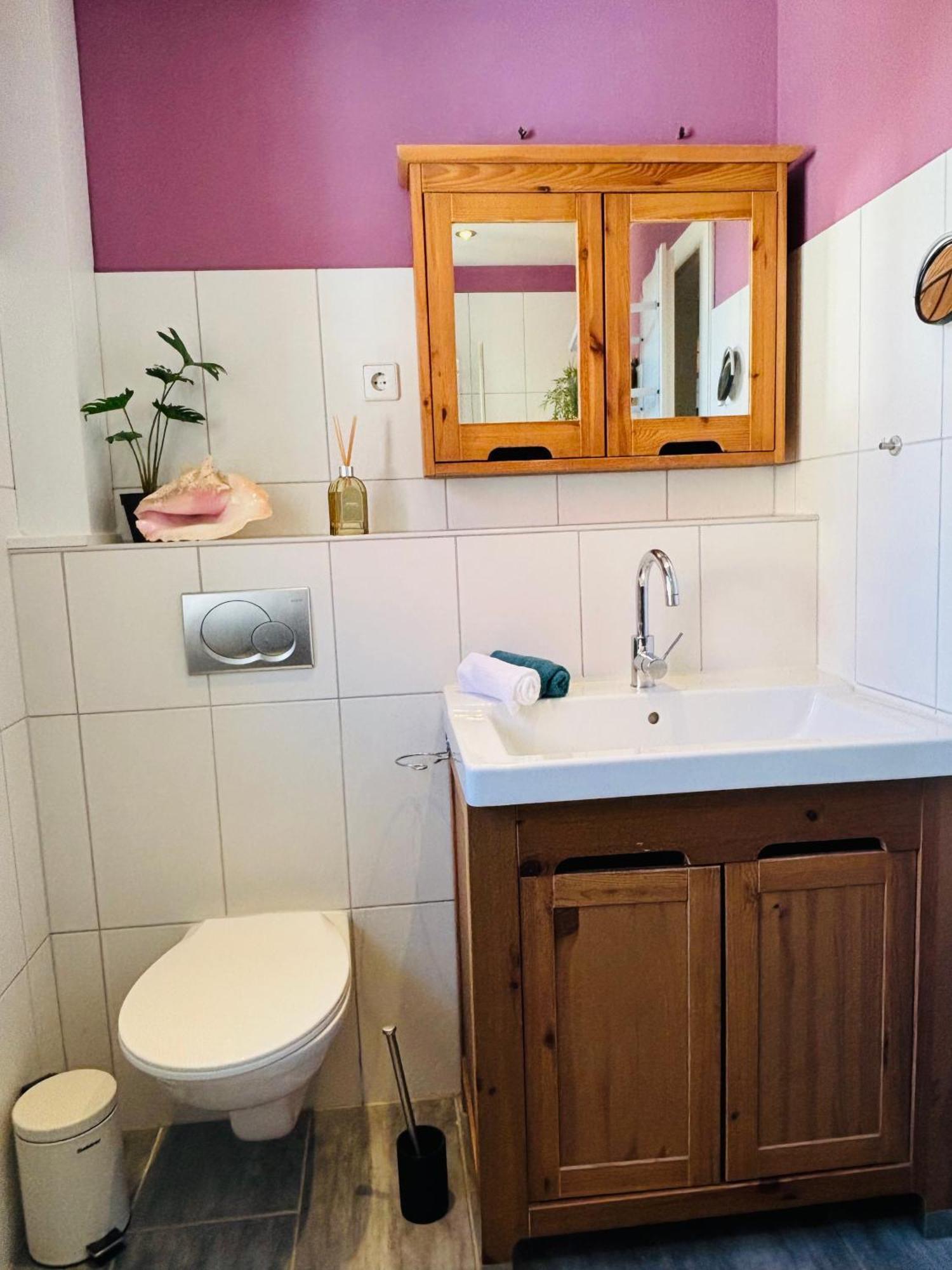 Workers Lodge Fuer 4-14 Pers, Parkplatz, Wlan, Einzelbetten Gundersheim Eksteriør billede